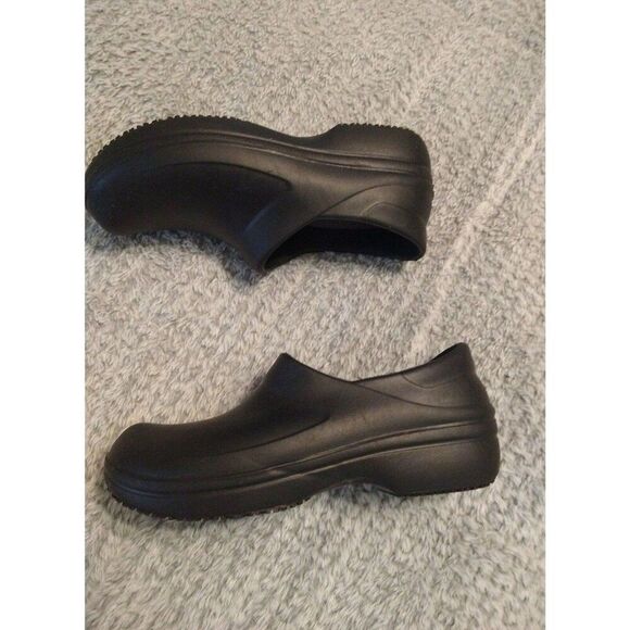 Crocs Classic ladies clogs Size 8 black - Picture 4 of 10
